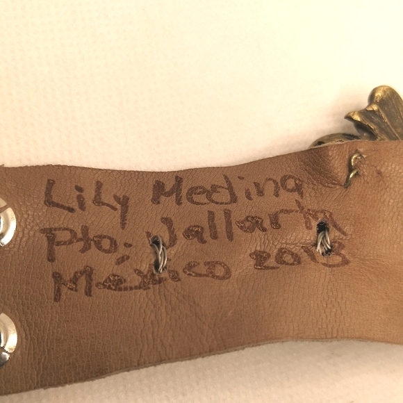 Bee and bead suede cuff - Picture 7 of 7